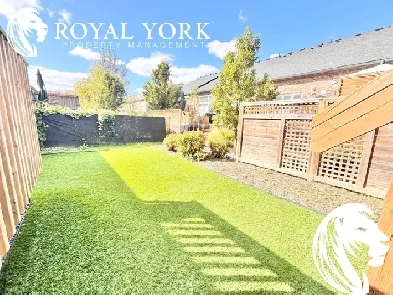 3 BED 2 BATH - STACKED TOWNHOUSE FOR RENT - GREEN VISTA, NIAGARA Image# 1