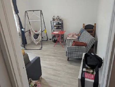 CESSATION DE BAIL! Beau 4 1/2 à Limoilou disponible 1er décembre Image# 1