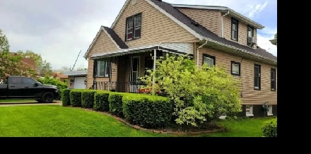 Bright All-Inclusive 2-Bedroom Apartment in Windsor Image# 8