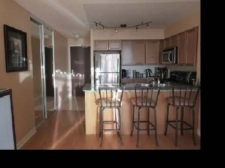 IMMACULATE 2 BEDROOM CONDO. 26TH (TOP) FLOOR! Image# 1