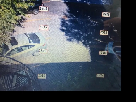 Métro Frontenac – Stationnement extérieur dispo 1er DECEMBRE Image# 1