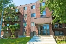 St-Hubert beau 51/2 libre 1er Janvier 2026 Image# 1