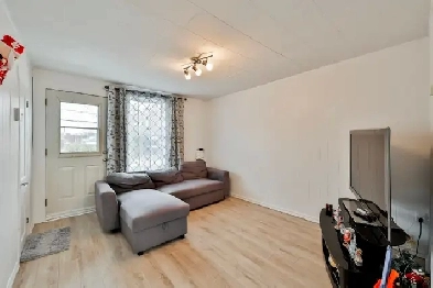 IMMEUBLE DE 4PLEX AVEC MRB DE 14.23X / PR PROPRIO-OCC/INVESTISSE Image# 1