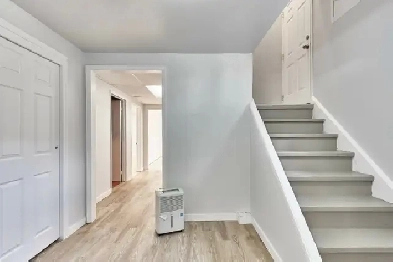 URGENT ROOMS IN SCARBORO McCOWAN & NORTH YORK BAYVIEW  PARKING Image# 1