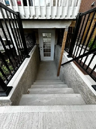 2 bedrooms basement Image# 1