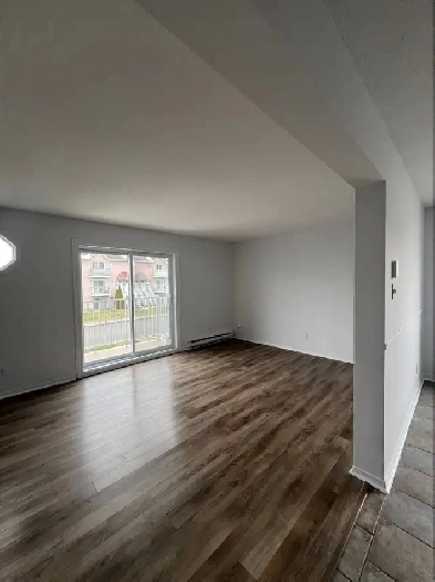 Joli logement 2 chambres - Beautiful 2 bedroom apartment Image# 1