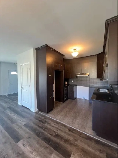 Joli condo 2 chambres - Beautiful 2 bedroom condo Image# 1