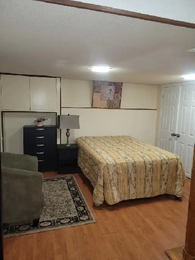 Studio basement apartment $1175 available Dec 1st Image# 1