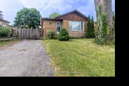 Upper floor rent in Scarborough, 3 Beds 1 Bath unit $2800/- Image# 1