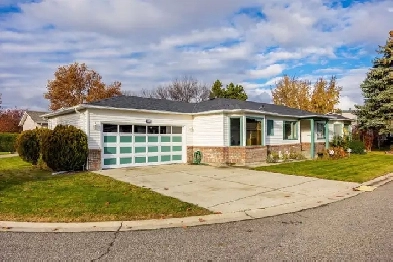 IMMACULATE RANCHER IN SUNRISE VILLAGE Image# 5