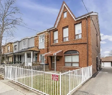 Beautiful 2BR 2WR Basement W/ Living Room in Little Italy! Image# 1