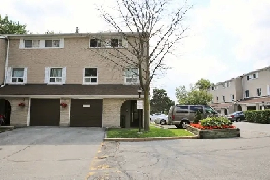BEST TOWNHOUSE 3 Bedroom   @ FINCH/DON MILLS Image# 1