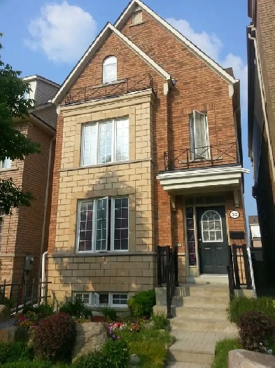 York University Village Room For Rent Image# 1