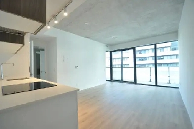 Luxury 1 Bedroom Condo at Yonge & Eglinton Image# 1