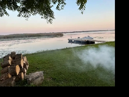 Kawartha Lakefront 4 Bedroom Home Fast Wifi with 4  Parking Image# 19