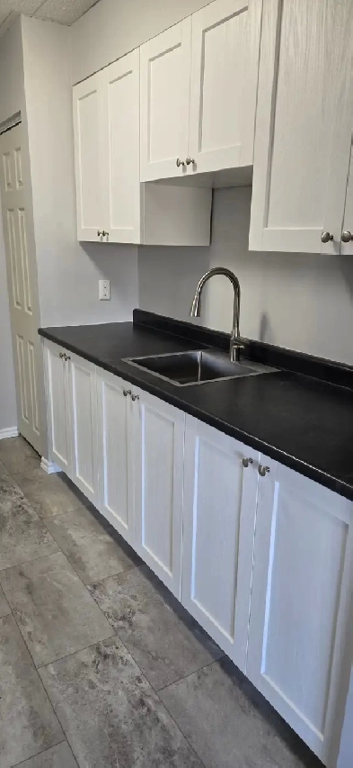 2-Bedroom Apartment – 91 Conroy Crescent Image# 1