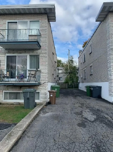 LASALLE  ENTREPOSAGE DE VEHICULE EXTRIEUR  HIVER SEULEMENT