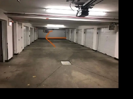 Private Indoor Garage Parking Stationnement Intérieur Montreal Image# 2