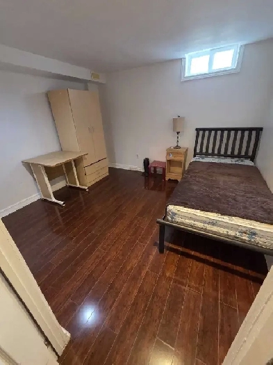 Basement room rent in Thornhill Image# 1