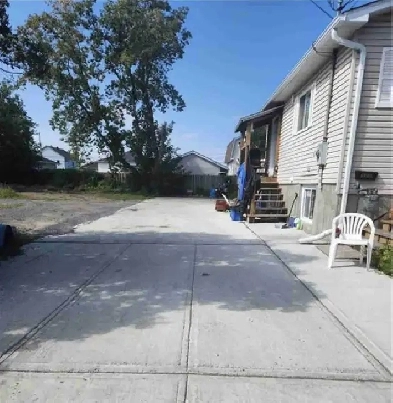 4 bedroom 2 bath house for Rent