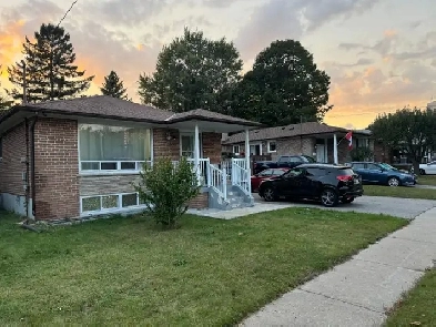 Private room for rent - Scarborough ( Lawrence /Morningside) Image# 1