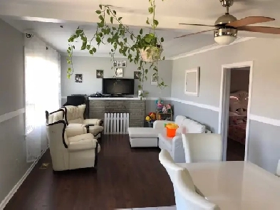 SQ1- LIVE upstairs do BUSINESS in basmnt in HEART of Mississauga Image# 1