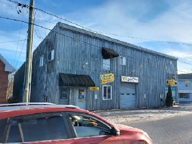 Napanee,  2nd floor ,4 bedroom furnished apartment Image# 9