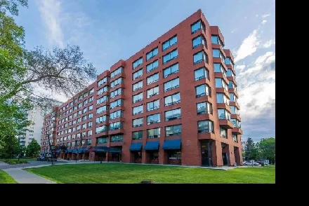 Location ! Location ! Downtown Edmonton – Utilities included Image# 1