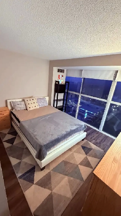 Private room furnished with bathroom available Jan 1st Image# 1