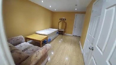 1 1 BR near Mavis/Steeles Image# 1