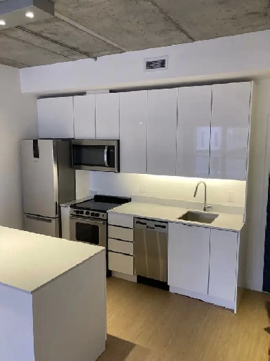 Appartement à louer 31/2 Image# 1