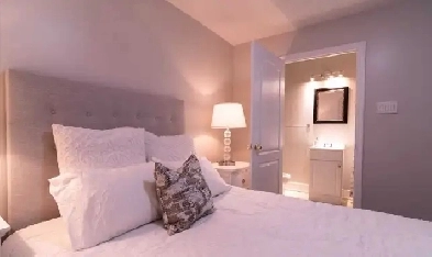 3 Bedrooms | 2.5 Washrooms | Steps from Sheridan College Image# 1