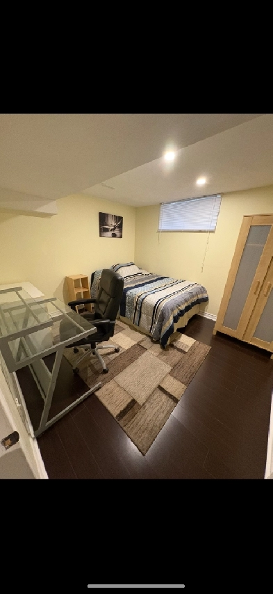 Room For Rent - Close to UTM and CVH Hospital (MALE ONLY) Image# 1