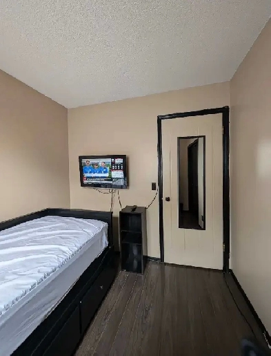 ROOM FOR RENT Image# 1