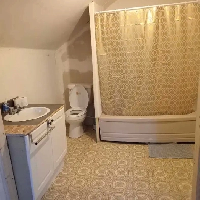 Room for Rent Cheap Everything inclusive Landry  parkin own room Image# 5