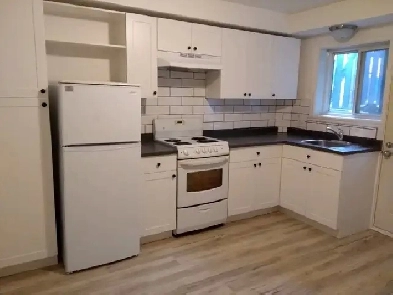 3 1/2 à louer — SOUS-SOL — disponible pour le 1er décembre Image# 1