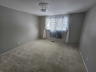 Room For Rent (AVAILABLE JANUARY 1ST) READ THE AD DESCRIPTION Image# 1