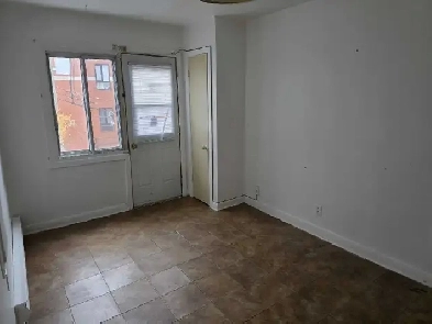 Parc Extension - 4 1/2 Apartment For Rent Image# 1