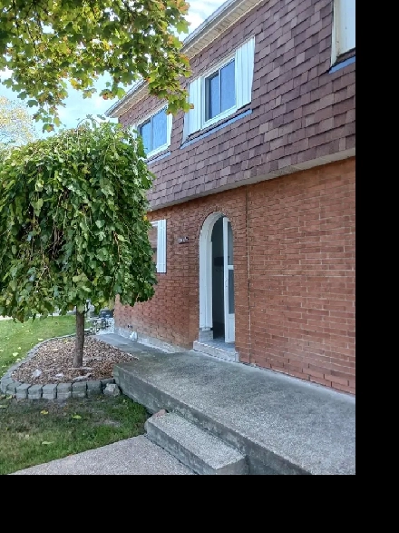 TOWNHOUSE FOR RENT Image# 1