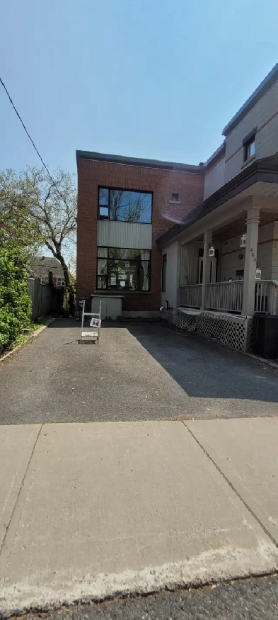 STEPS AWAY FROM CARLETON U, UTILITIES INCLUDED, PKG AVAILABLE Image# 1