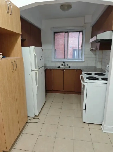 Renovated large 4 1/2 NDG (close Monkland Village) for Dec./Jan. Image# 1