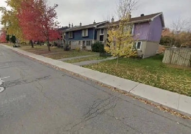 Female Room Sharing Image# 1