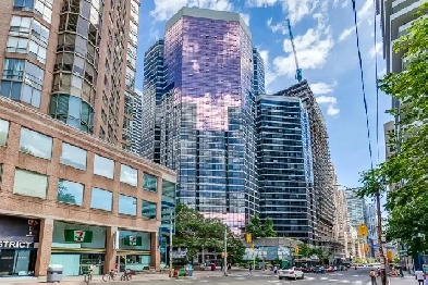 Room for Rent in Luxury Condo Downtown Image# 1