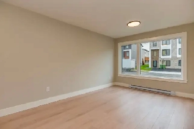 Modern 2-Bedroom Lower Level Suite | 6 Appliances Image# 1