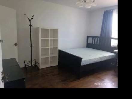 Big room for rent, Close metro Monk , All included. Female only Image# 1