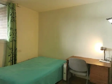 Full finished room available at Eglinton & Don Mills Image# 1