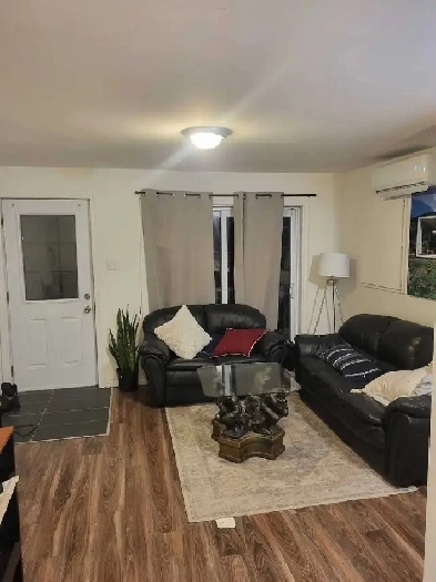 Super Condo 3 et demi à louer ! Image# 1