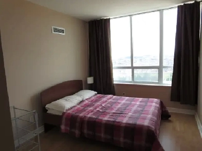 IMMACULATE 2 BEDROOM CONDO. 26TH (TOP) FLOOR! Image# 1