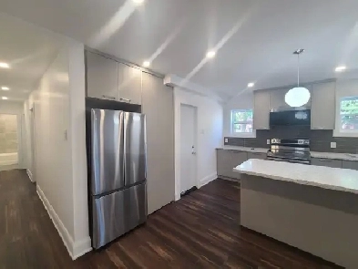 2 bdrm Avenue rd and Eglinton Image# 1