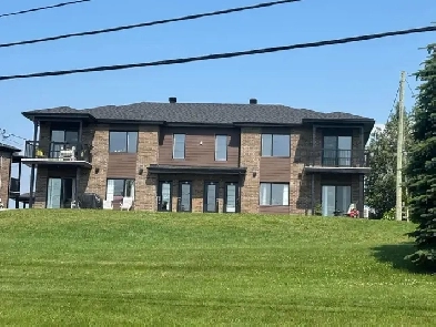 4 1/2 À LOUER (BROMPTONVILLE) Image# 1